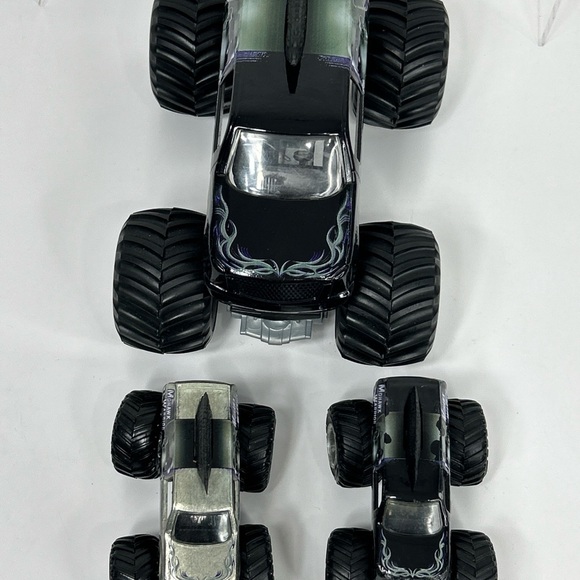 Hot Wheels Monster Jam Truck Mohawk Warrior Lot 1:64 1:24 - Picture 4 of 13